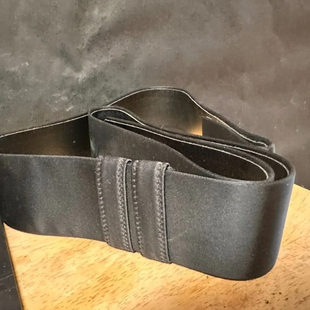 Alexis Kirk options black